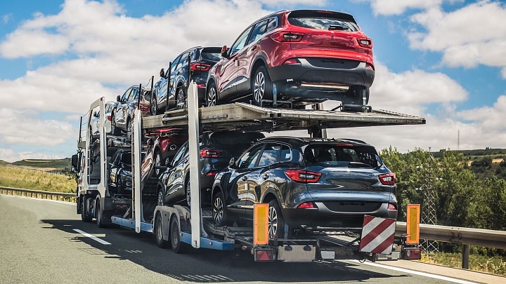 СМИ рассказали об очередях из автовозов на российской границе