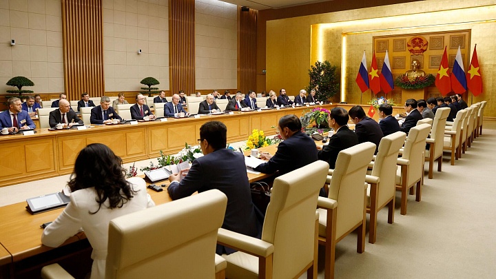 Москва и Ханой обсудили поставки нефти и СПГ из России во Вьетнам