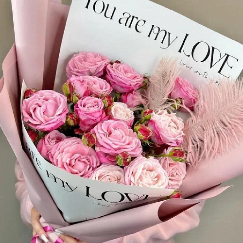 По исследованиям Цветов.ру, в 2025 году россияне все больше выбирают натуральные и устойчивые цветочные решения